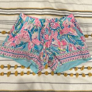 Lily Pulitzer shorts size S, gently used.  Great shape!  No tears or rips!